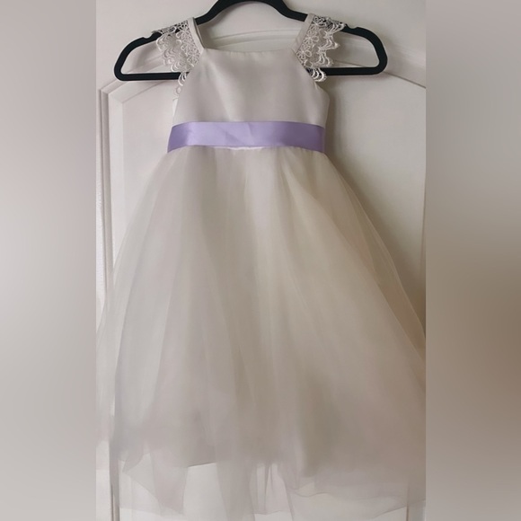 White Flower Girl Dress With Purple Satin Sash tag says size 24g - Picture 1 of 7